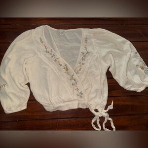 Women’s size medium American Eagle Outfitters boho wrap crop top